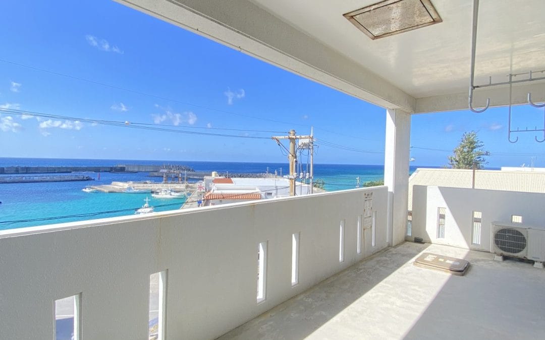 75y Apartment in Yomitan